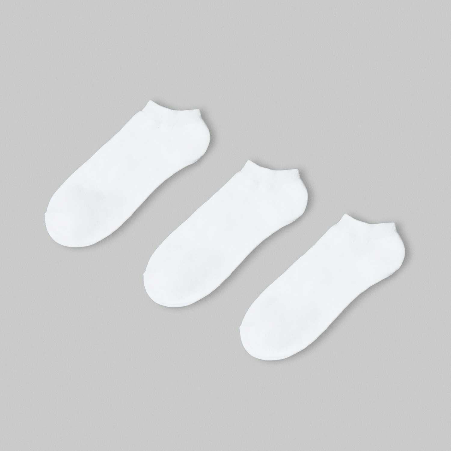Cropp - Białe skarpetki stopki 3 pack - Biały